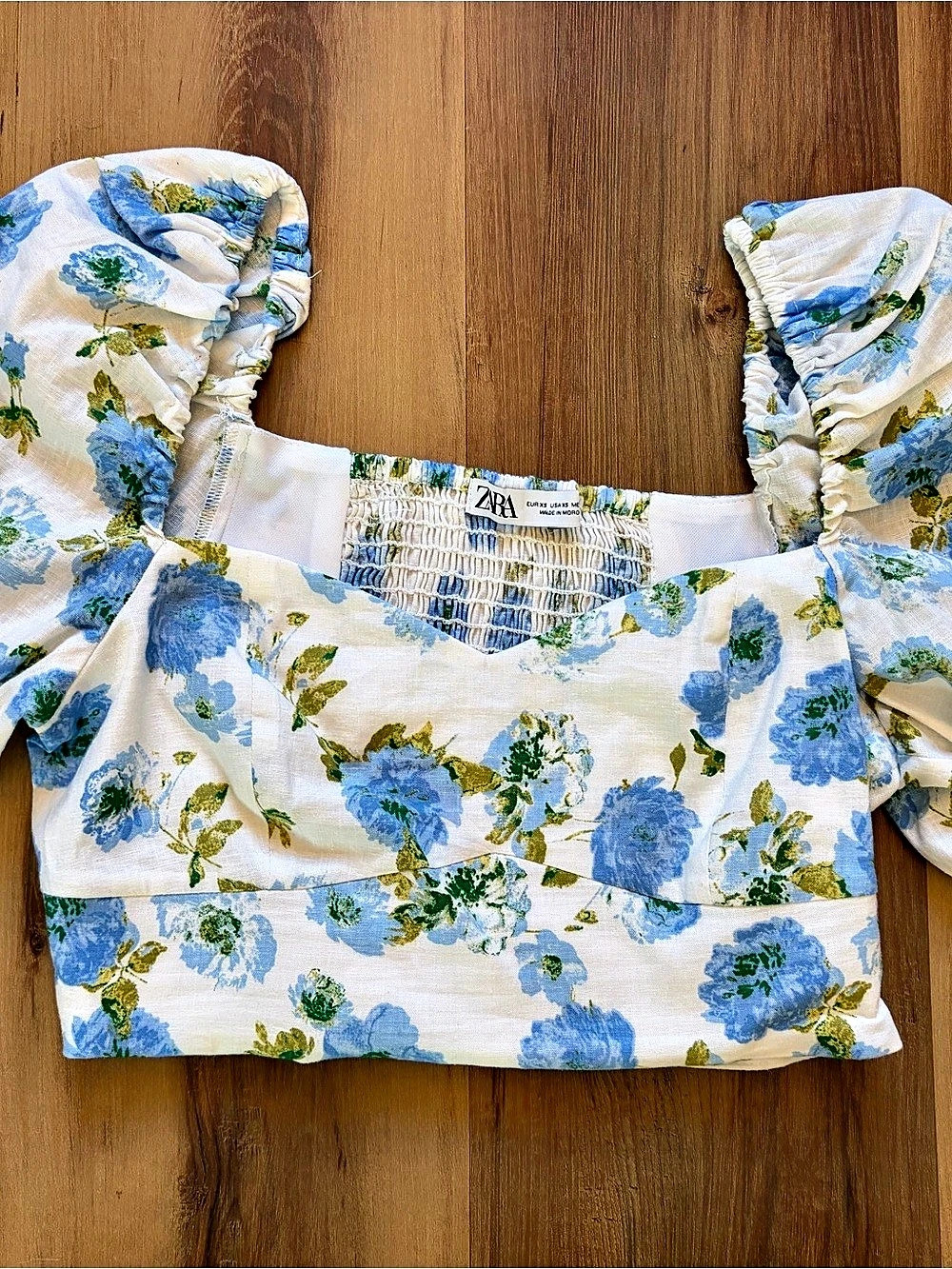 Zara Floral Puff Sleeve Crop Top in White & Blue Size Medium